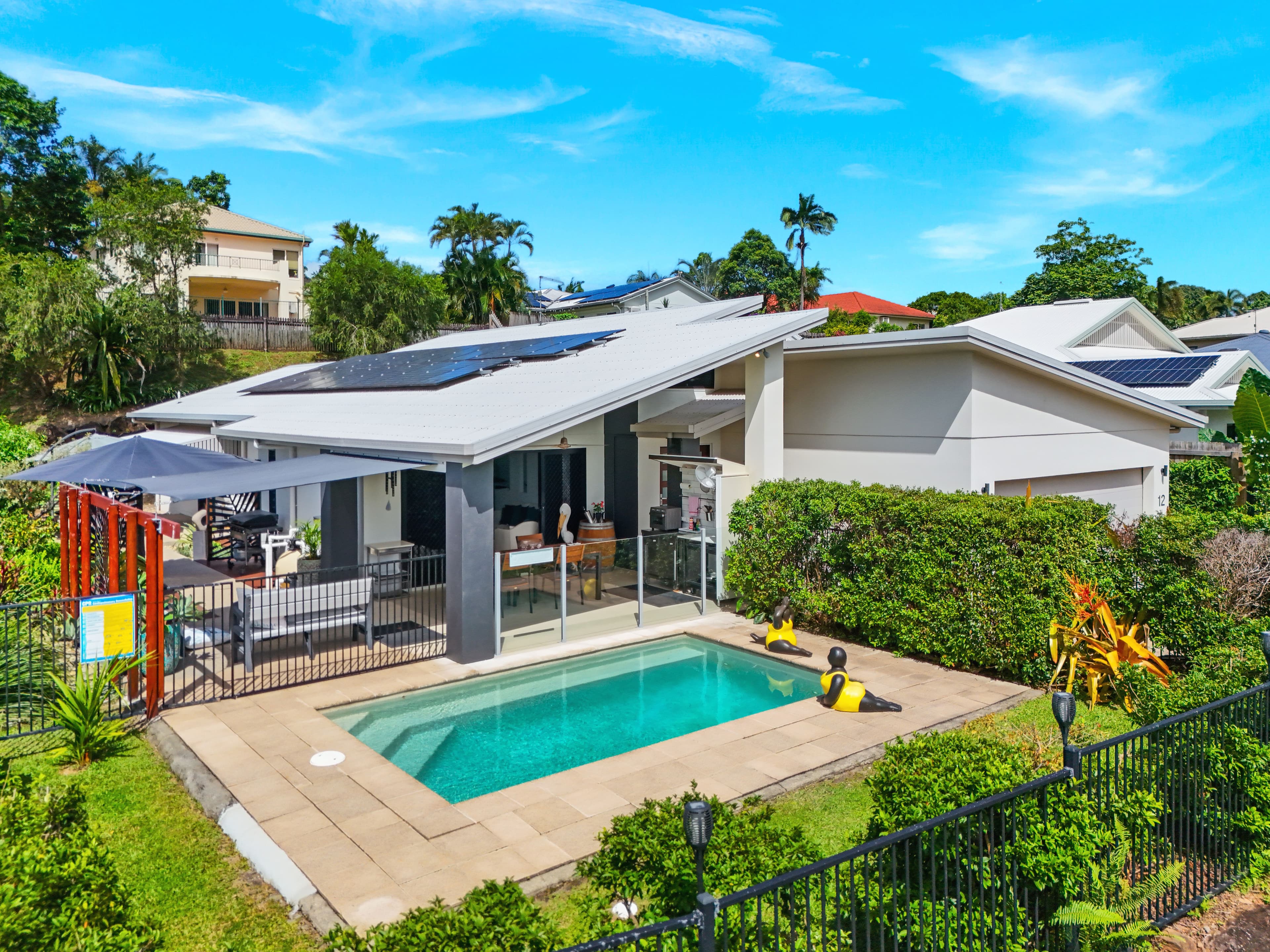 12 Greendale Close, Brinsmead - Thumbnail 2