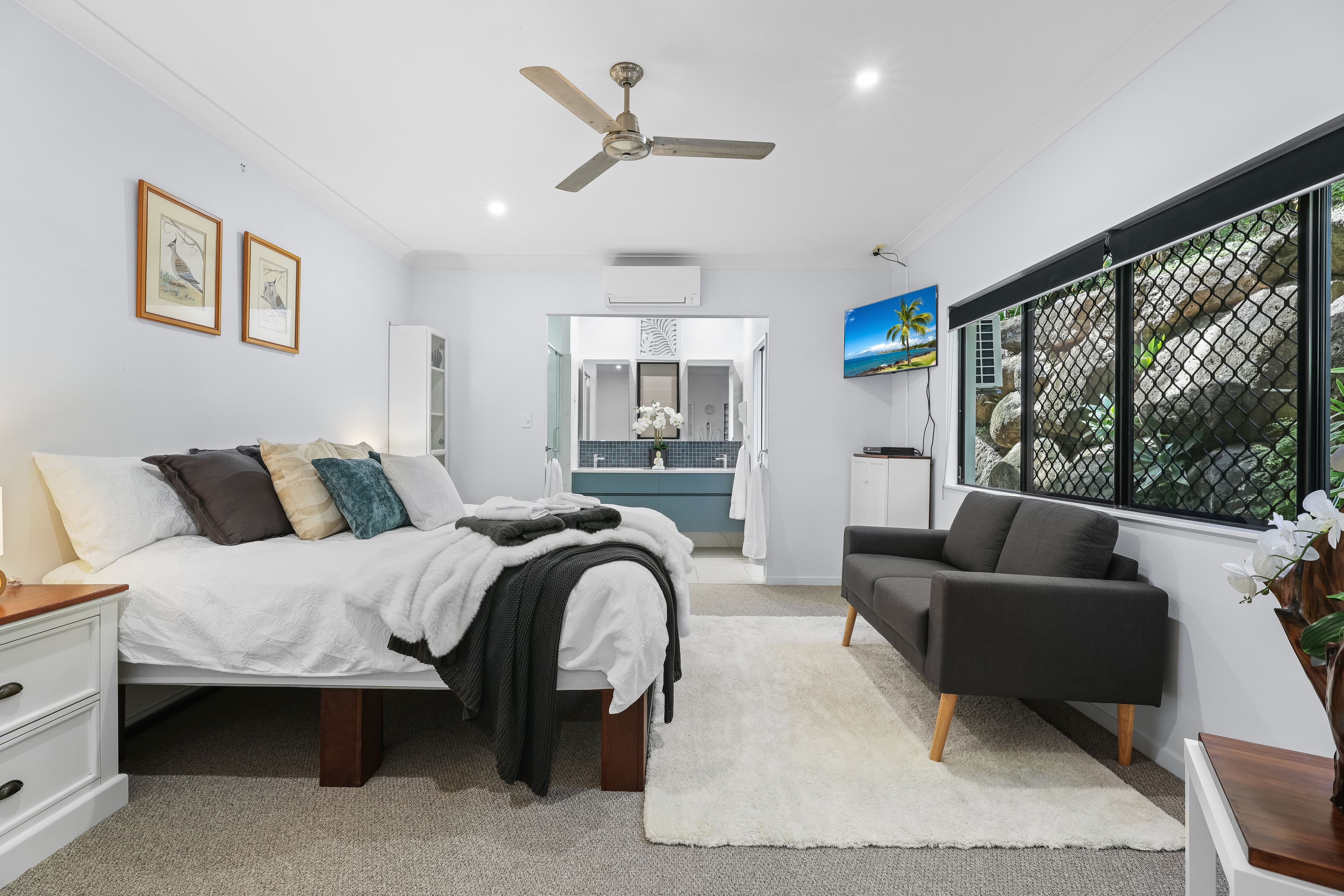 12 Greendale Close, Brinsmead - Thumbnail 4