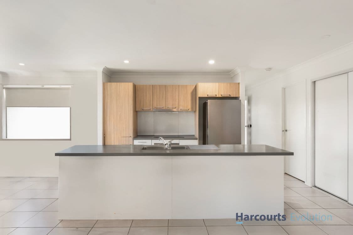 41 Venice Crescent, REDBANK, QLD 4301, Redbank - Thumbnail 4