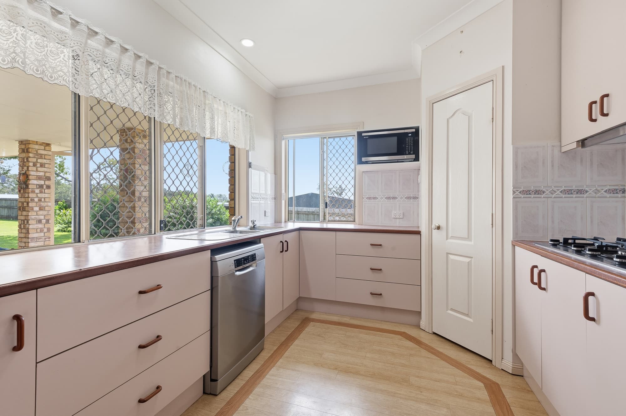 2-4 Floral Drive, Caboolture - Thumbnail 7