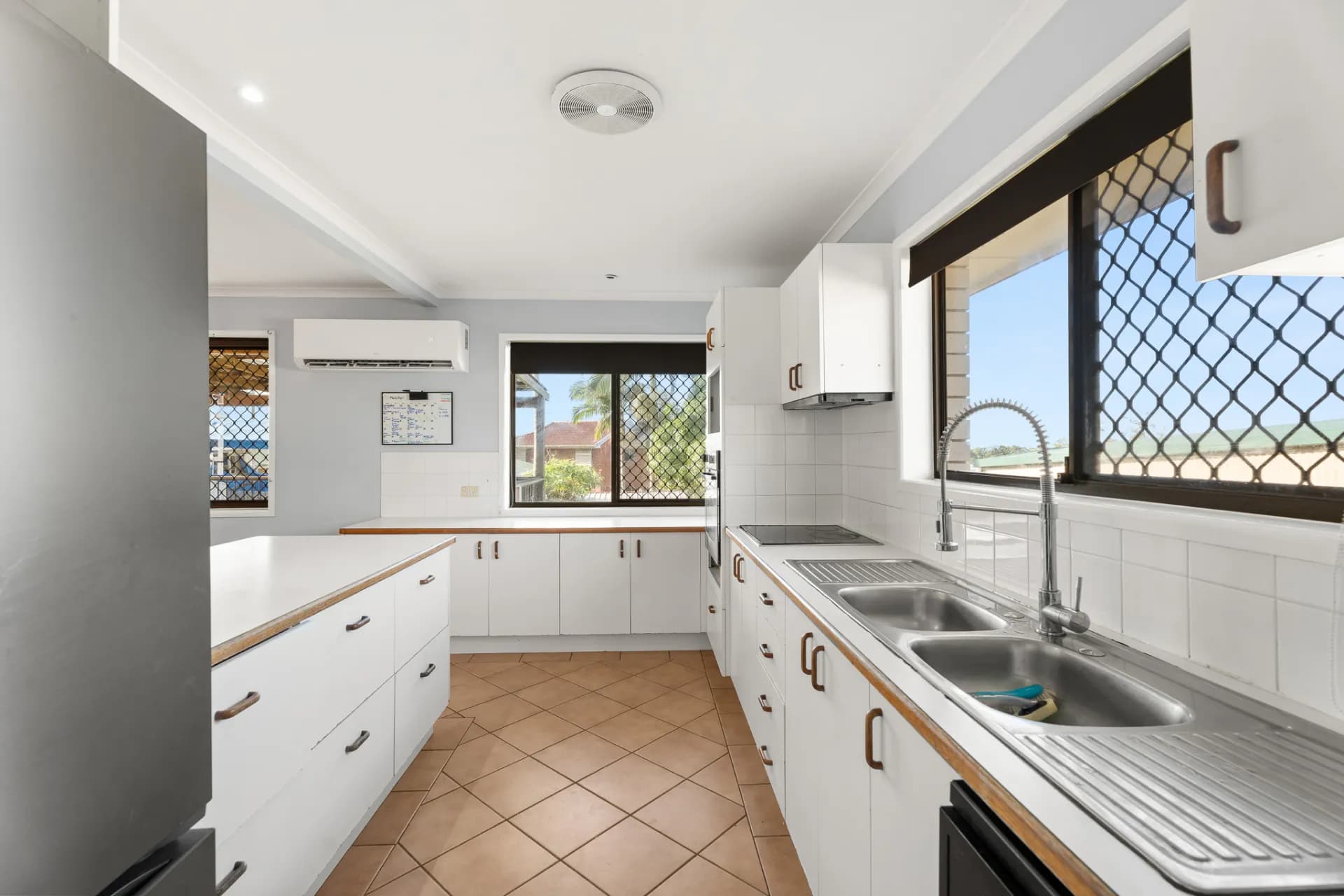 14 Waigani Avenue, Kawungan, QLD, Kawungan - Thumbnail 5
