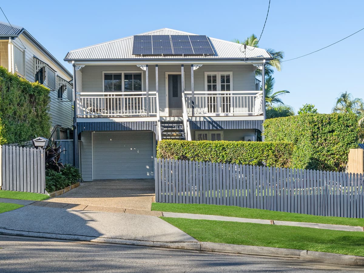 7 Newman Avenue, Camp Hill QLD 4152, Camp Hill - Image 1