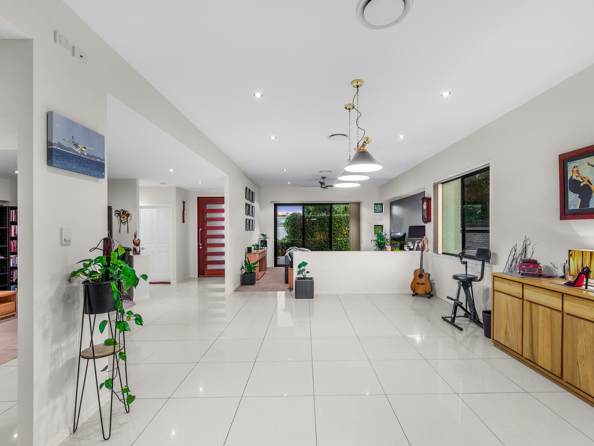 18 Jason Street, Sinnamon Park QLD 4073, Sinnamon Park - Thumbnail 5
