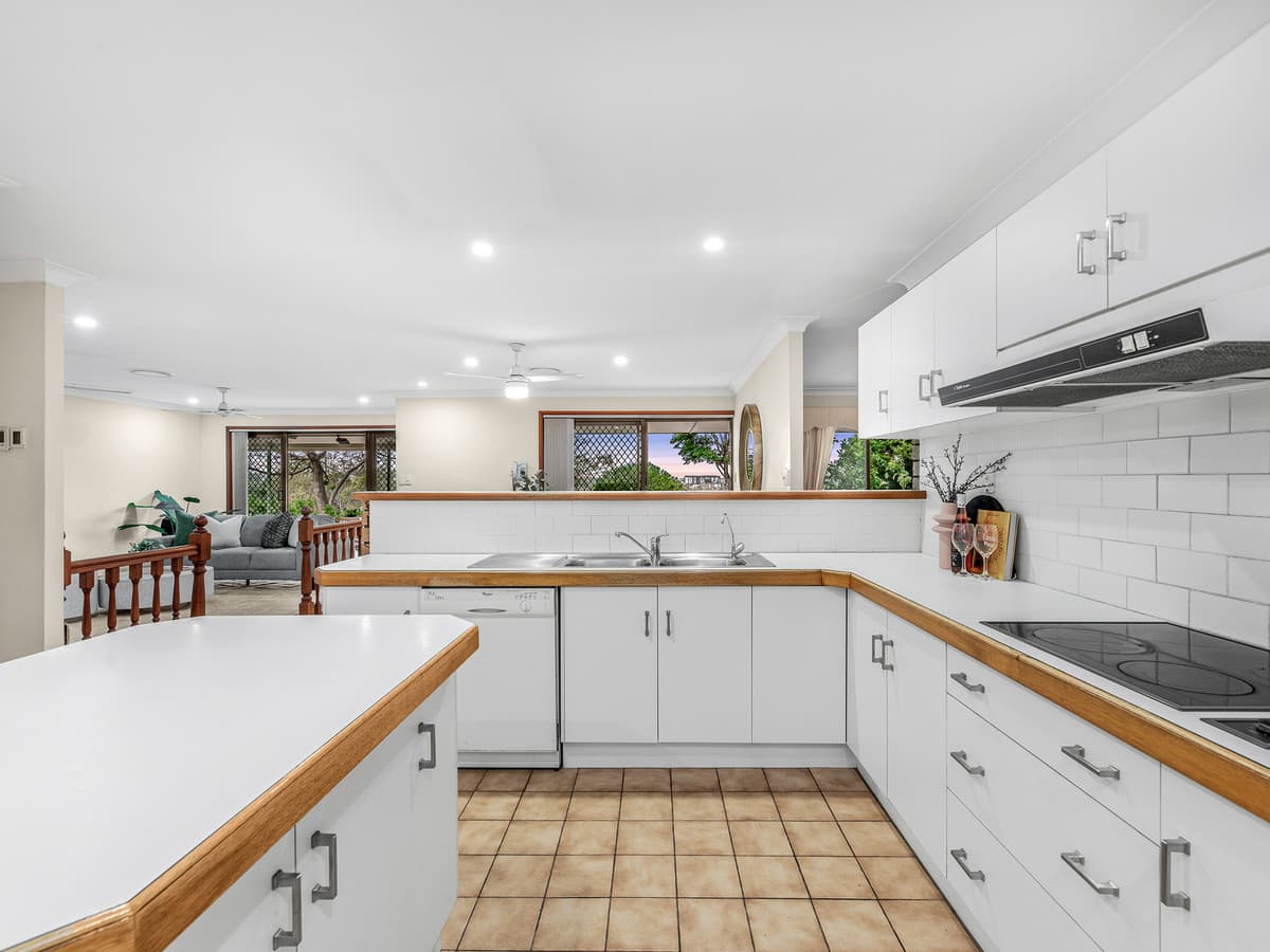 6 Mitchell Court, Mount Ommaney QLD 4074, Mount Ommaney - Thumbnail 8