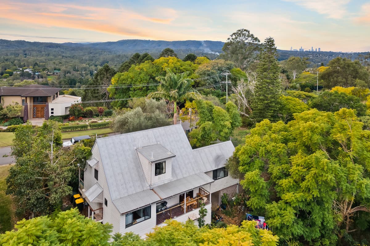 26 Royston Street, Brookfield QLD 4069, Brookfield - Thumbnail 2