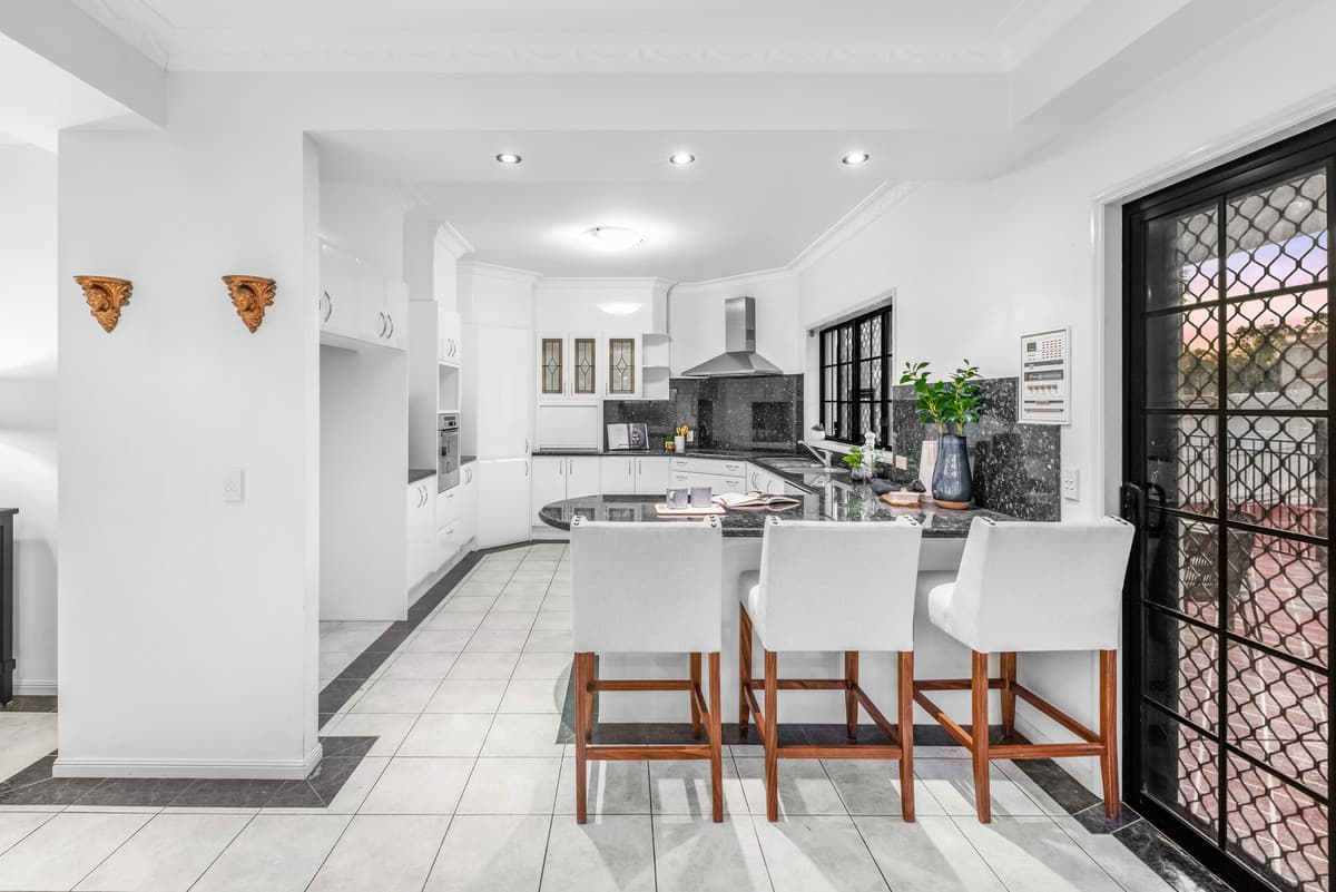 16 Amadeus Place, Westlake QLD 4074, Westlake - Thumbnail 7