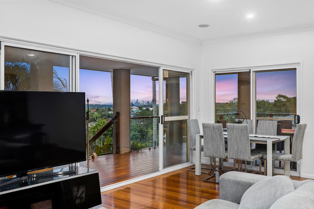 1 Leopard Tree Crescent, Sinnamon Park QLD 4073, Sinnamon Park - Thumbnail 2