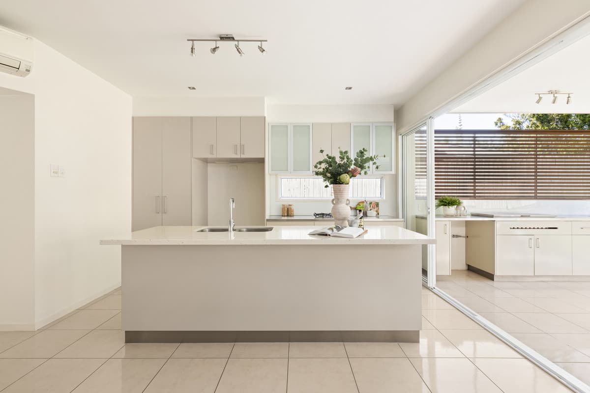 172 Morehead Avenue, Norman Park QLD 4170, Norman Park - Thumbnail 6