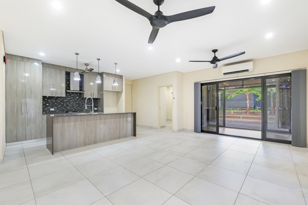 Loaded With Extras, Unique Sunroom, Side Access For All The Toys, Solar + Serious Value, Unique Sunroom - Thumbnail 5
