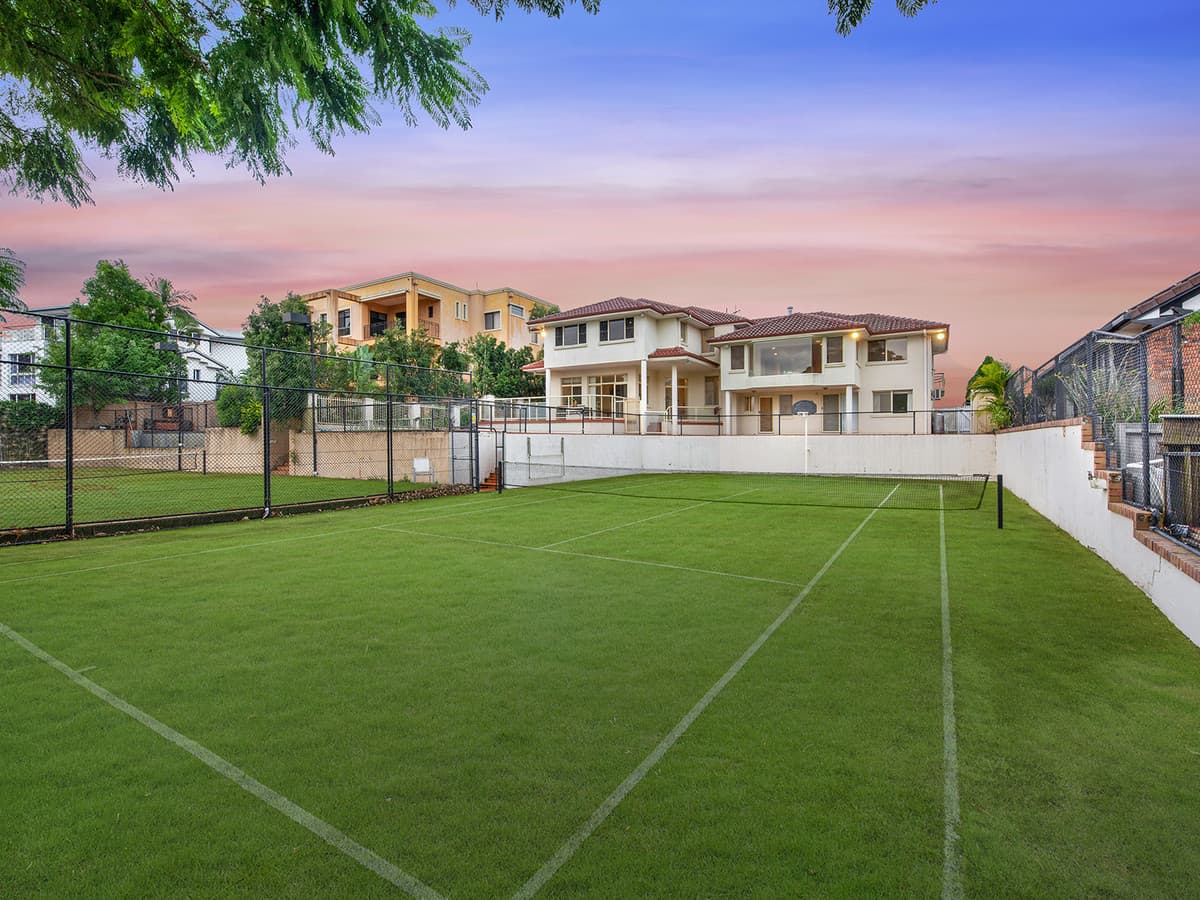 8 Becker Place, Mount Ommaney QLD 4074, Mount Ommaney - Thumbnail 2