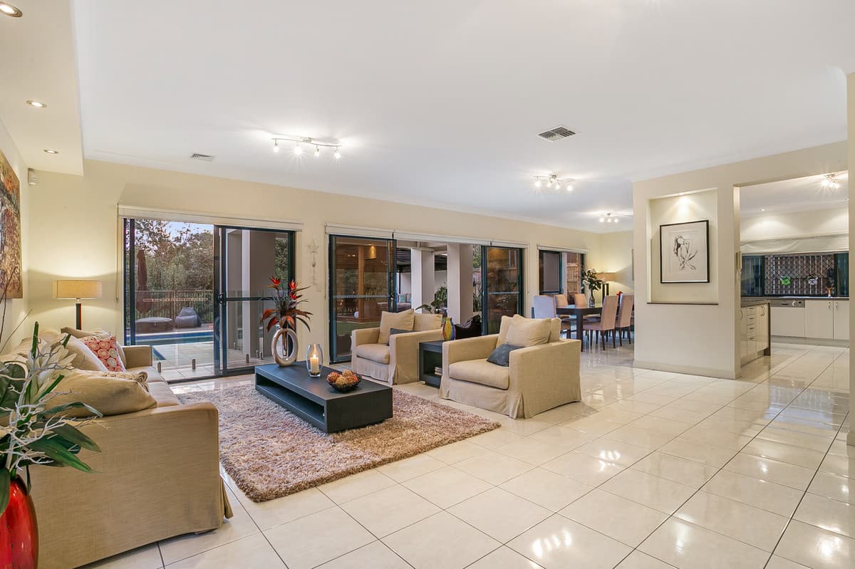 9 Brinley Place, Sinnamon Park QLD 4073, Sinnamon Park - Thumbnail 2