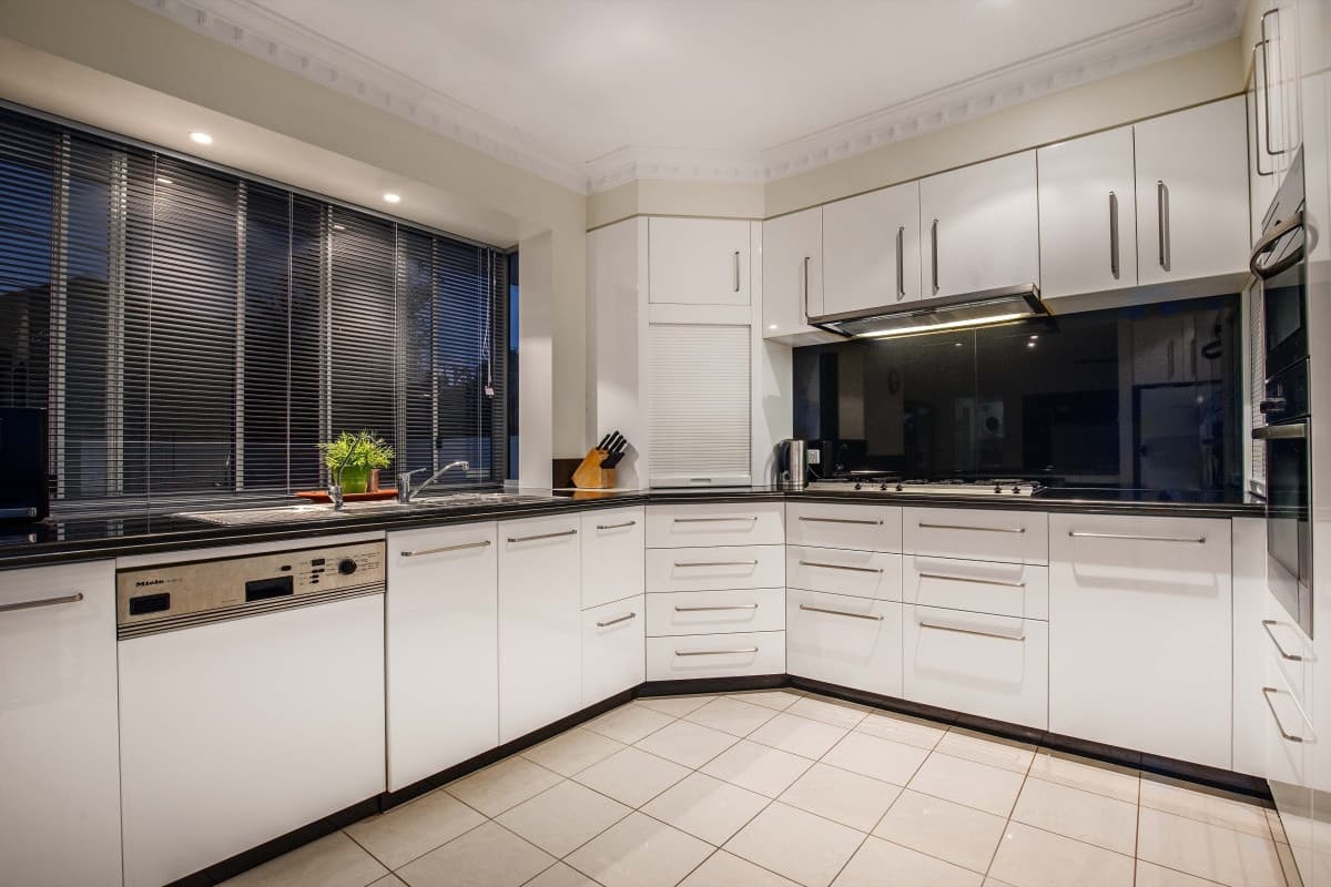 8 Cadiz Street, Indooroopilly QLD 4068, Indooroopilly - Thumbnail 7