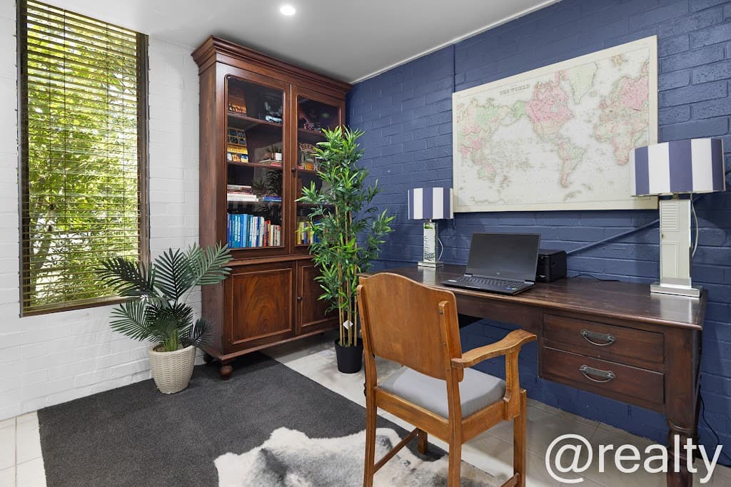 2 McCracken Street, Wishart, QLD, 4122, Wishart - Thumbnail 2
