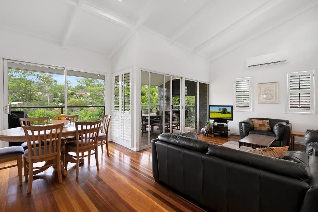 23 Merrilyn Street, Chapel Hill, QLD, 4069, Chapel Hill - Thumbnail 2