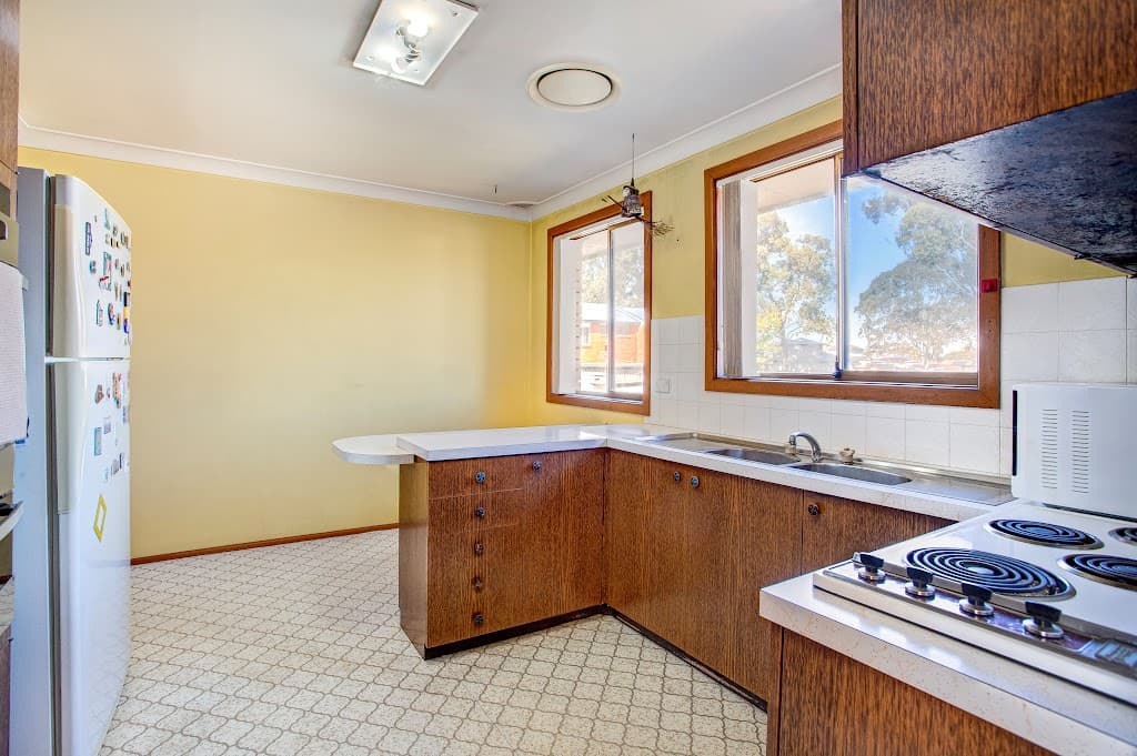 6 Lone Pine Avenue, Milperra, NSW, 2214, Milperra - Thumbnail 2