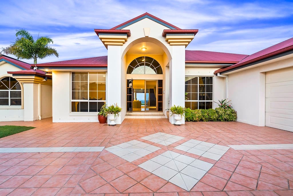 12 Zenith Crescent, Pacific Pines, QLD, 4211, Pacific Pines - Thumbnail 3