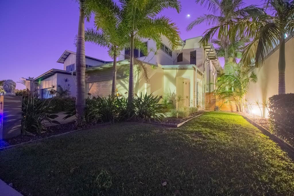 109/8 Spinnaker Drive, Sandstone Point - Image 1