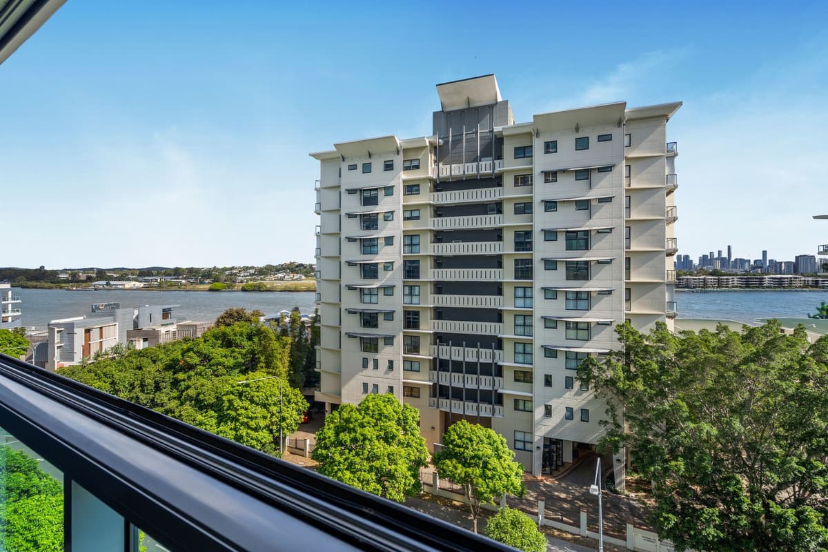 8 Harbour Road, Hamilton - Image 1