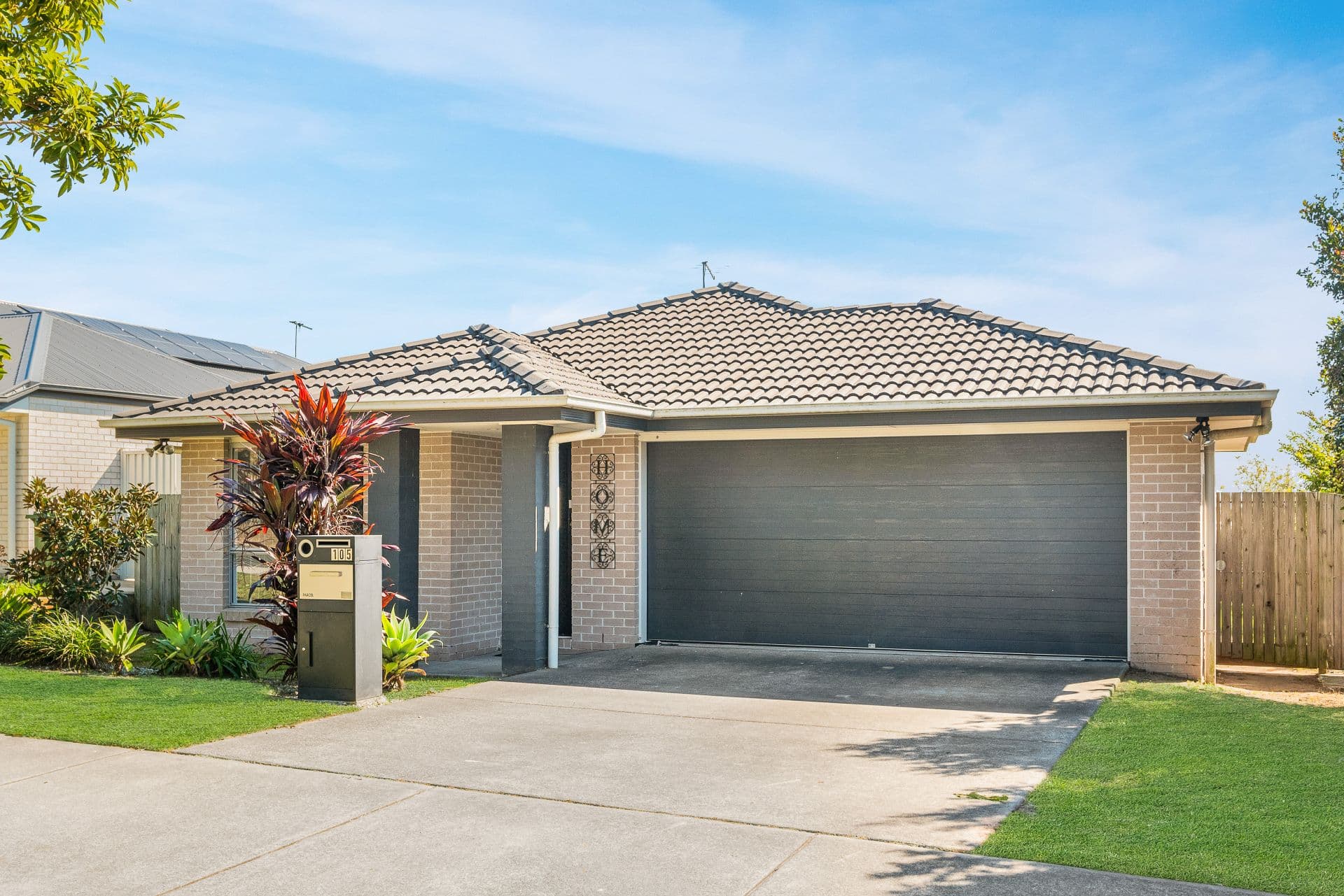 105 East Beaumont Road, Park Ridge, Park Ridge - Image 1