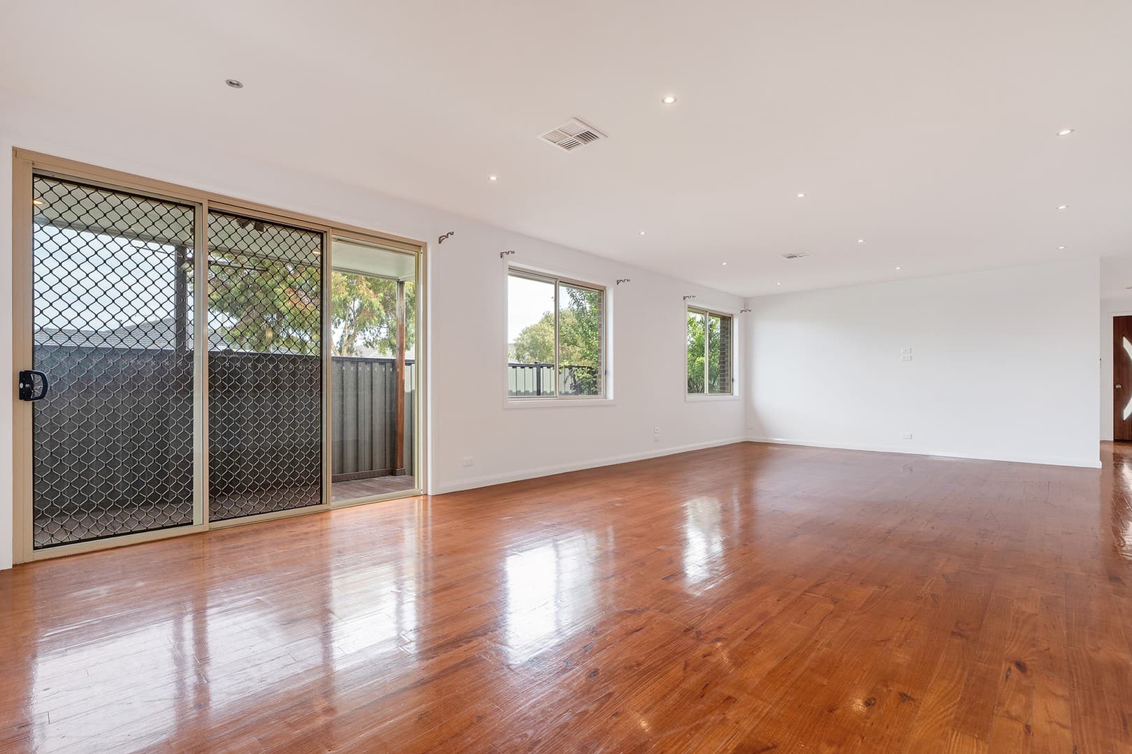 2 Biltmore Crescent, Roxburgh Park, VIC 3064, Roxburgh Park - Thumbnail 4
