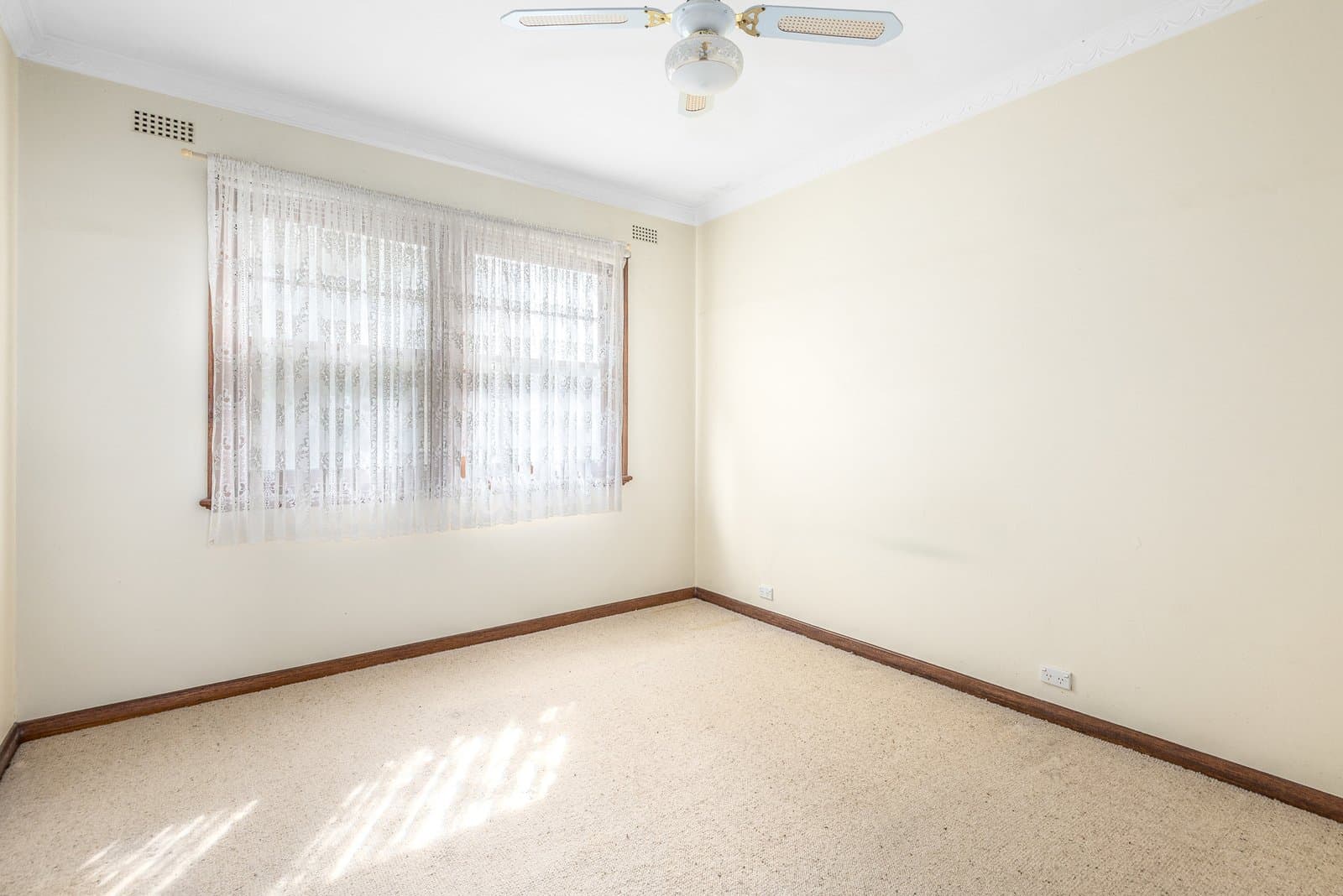 1 Garlick Avenue, Newtown, Newtown - Thumbnail 5