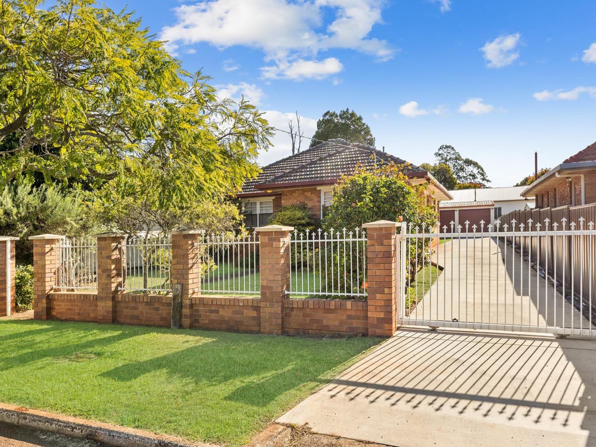 27 Justin Street, Harristown QLD 4350, Harristown - Thumbnail 2