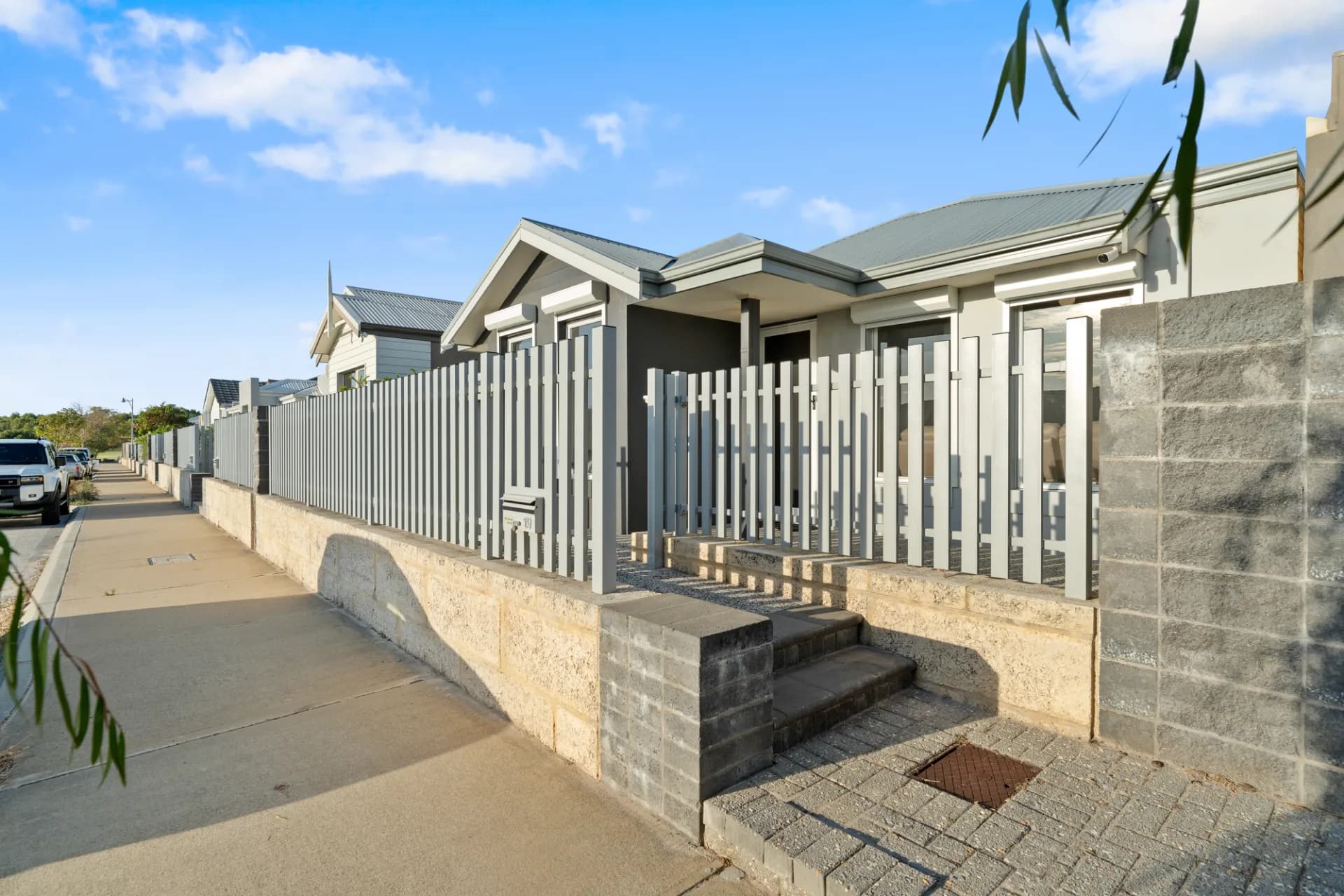 19 Yaramin Way, Golden Bay - Image 1