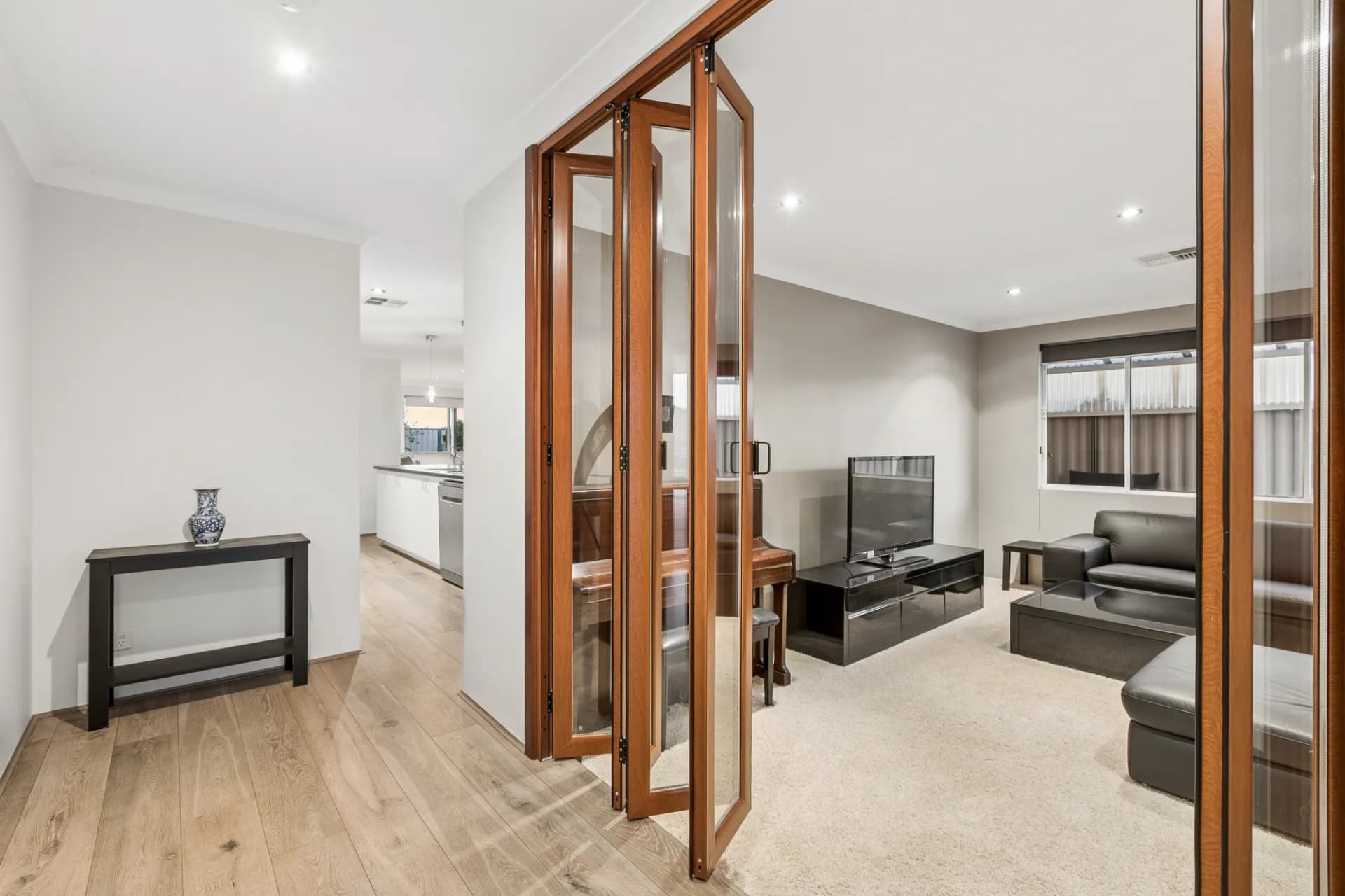 27 Salzburg Way, Wanneroo, WA, Wanneroo - Thumbnail 6