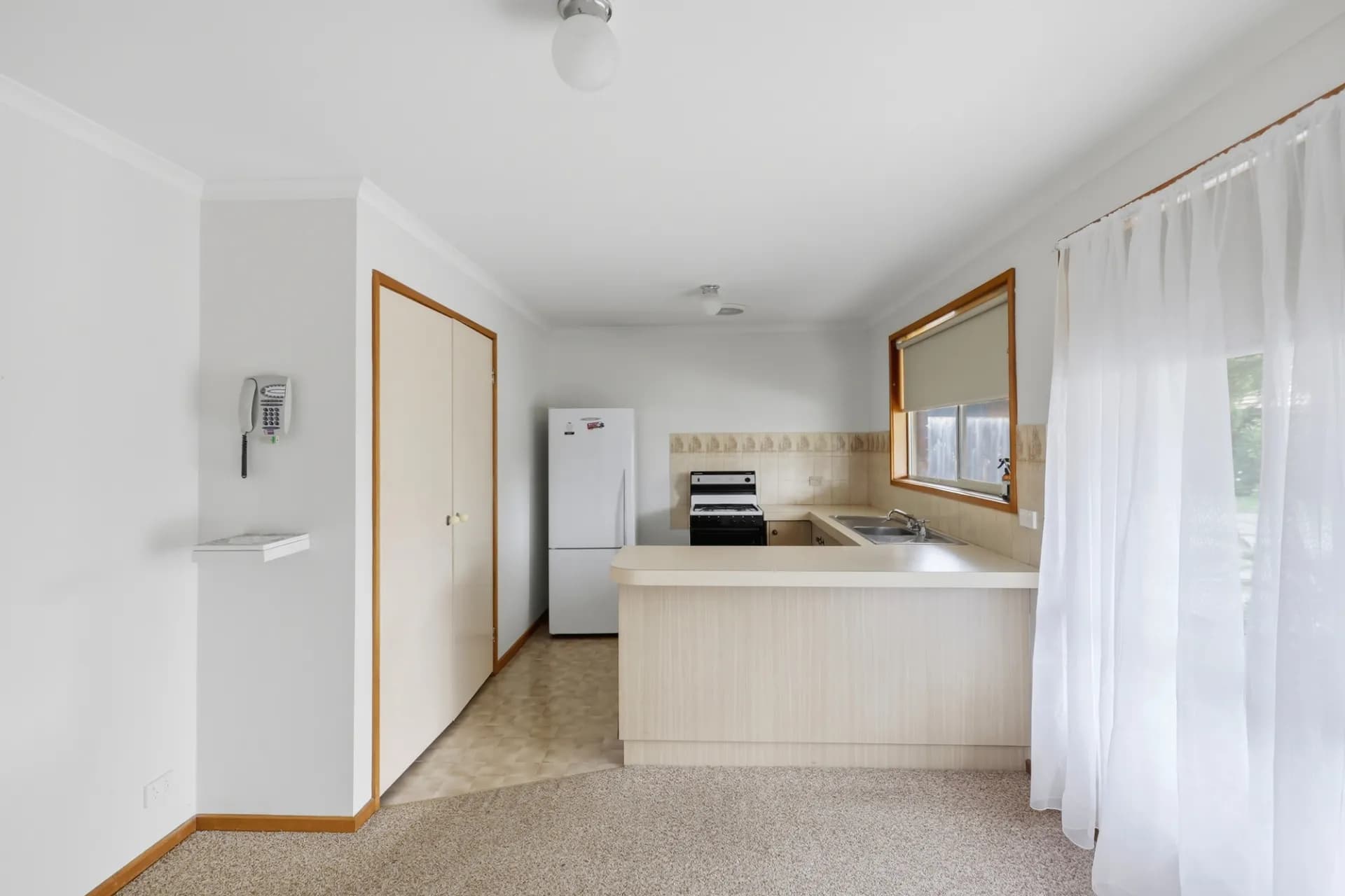 2/8 Simpson  Street, Bacchus Marsh, VIC, Bacchus Marsh - Thumbnail 6