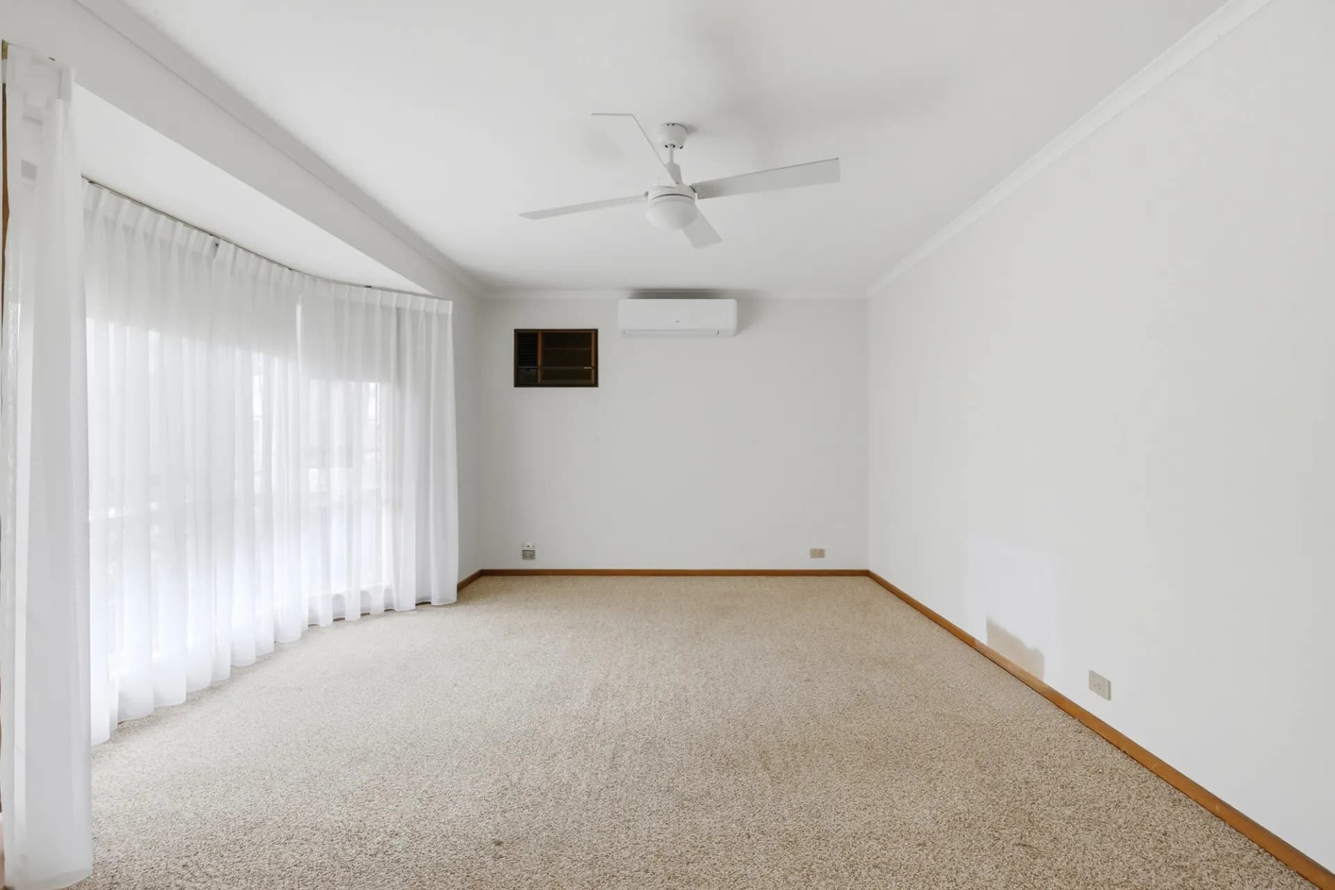 2/8 Simpson  Street, Bacchus Marsh, VIC, Bacchus Marsh - Thumbnail 7