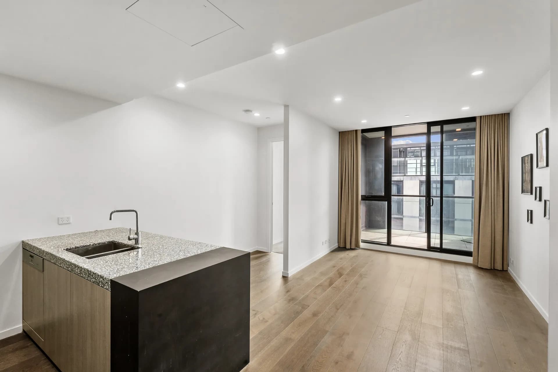 707/112 Adderley Street, West Melbourne, VIC, West Melbourne - Thumbnail 2