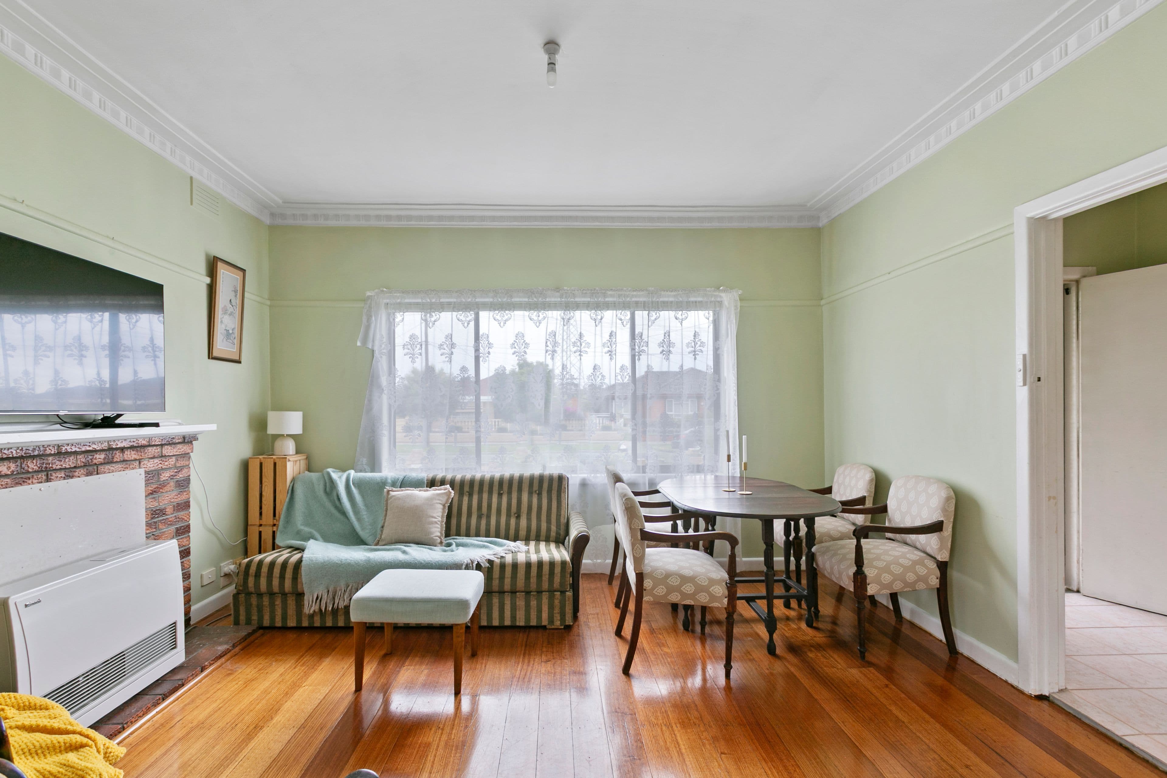 22 Merrilands Road, Reservoir VIC 3073, Reservoir - Thumbnail 3