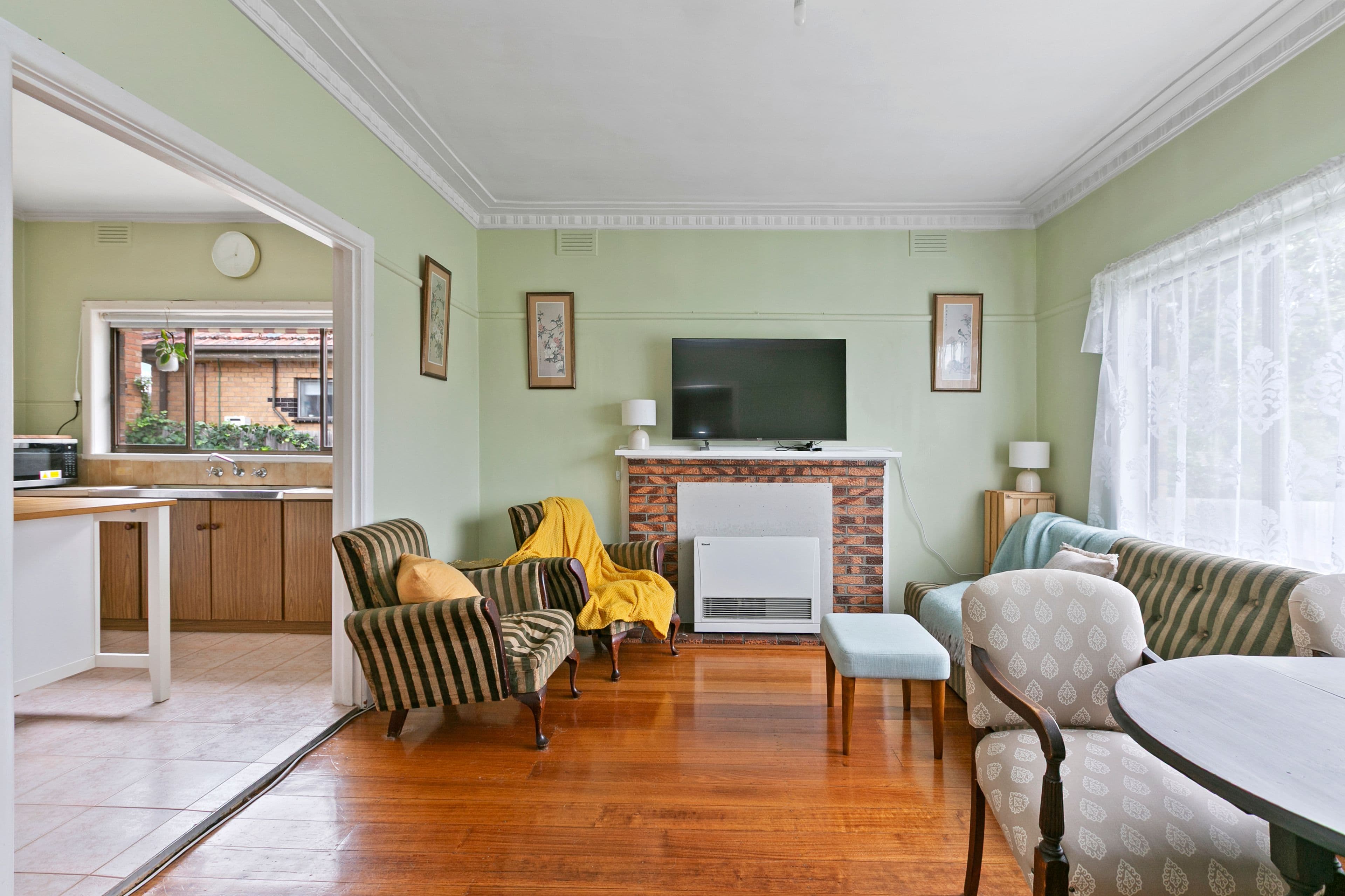22 Merrilands Road, Reservoir VIC 3073, Reservoir - Thumbnail 4