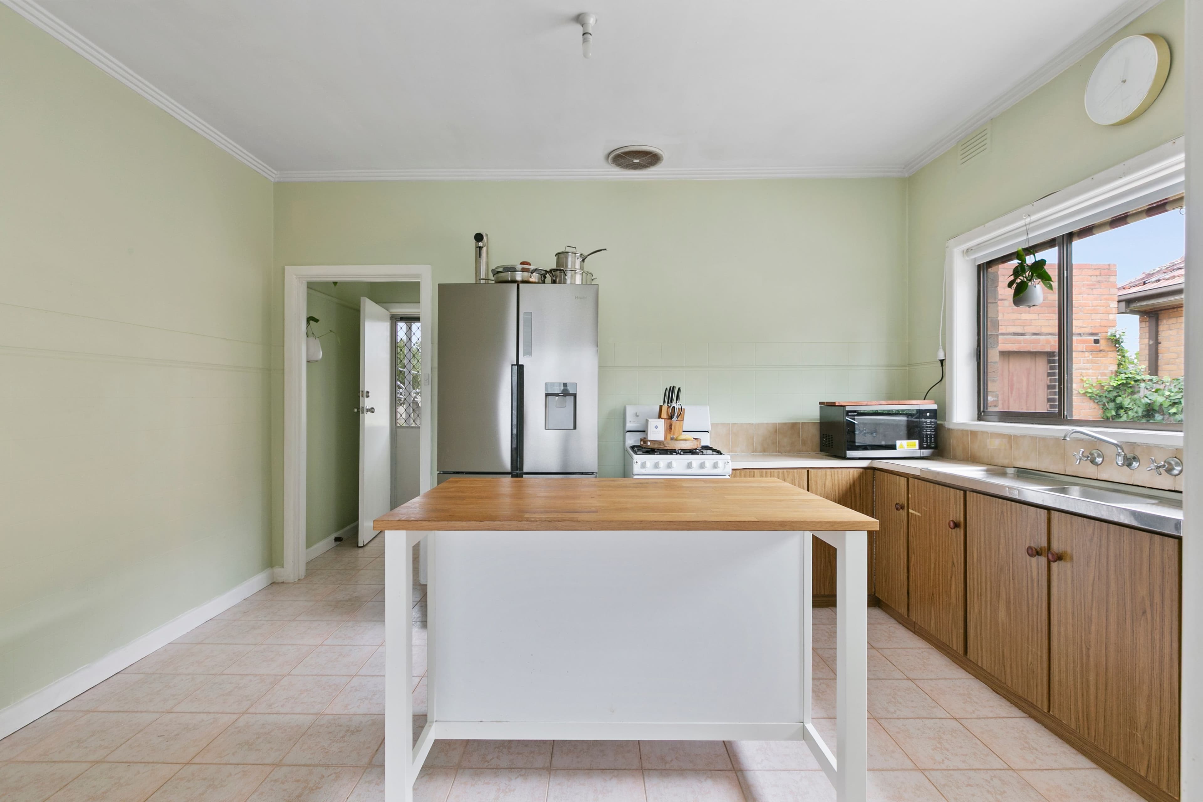22 Merrilands Road, Reservoir VIC 3073, Reservoir - Thumbnail 5