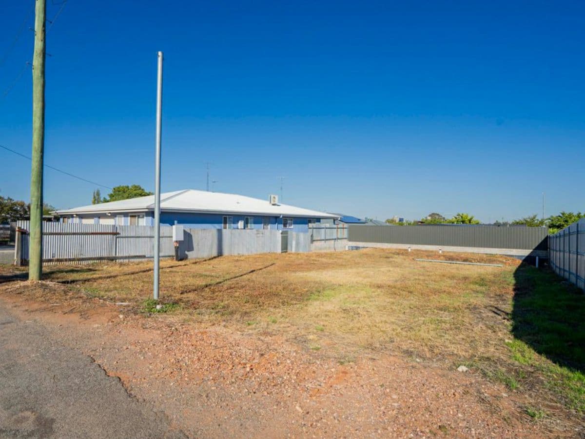 15 St Peters Lane, LEETON, Leeton - Image 1