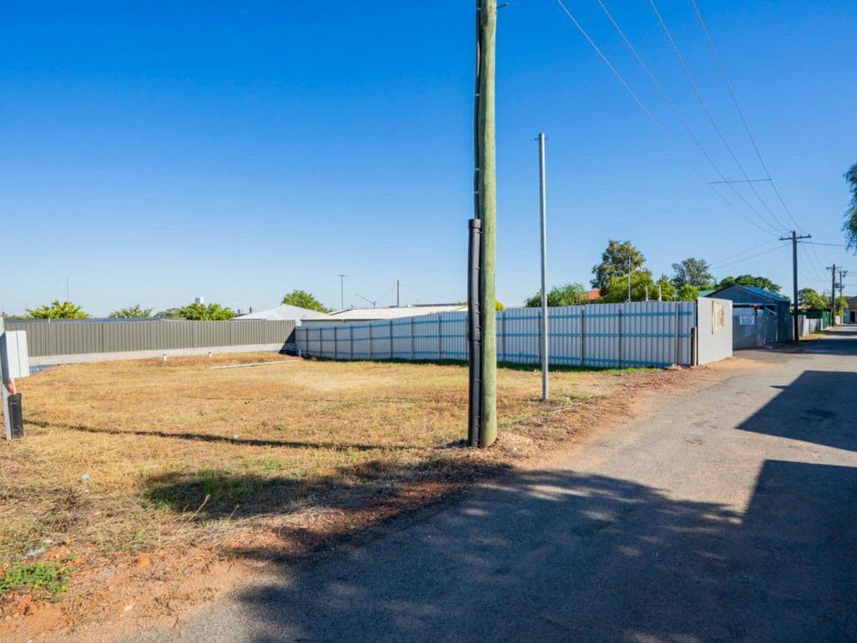 15 St Peters Lane, LEETON, Leeton - Thumbnail 2
