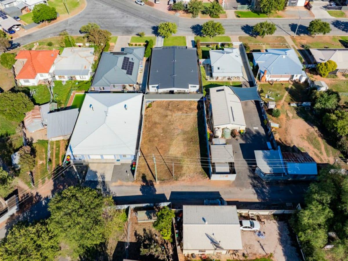 15 St Peters Lane, LEETON, Leeton - Thumbnail 5
