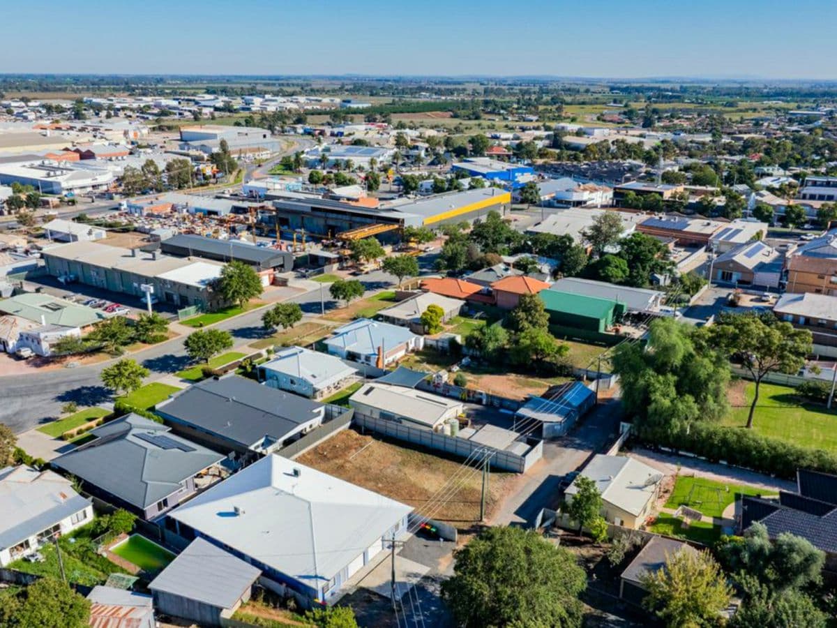 15 St Peters Lane, LEETON, Leeton - Thumbnail 8