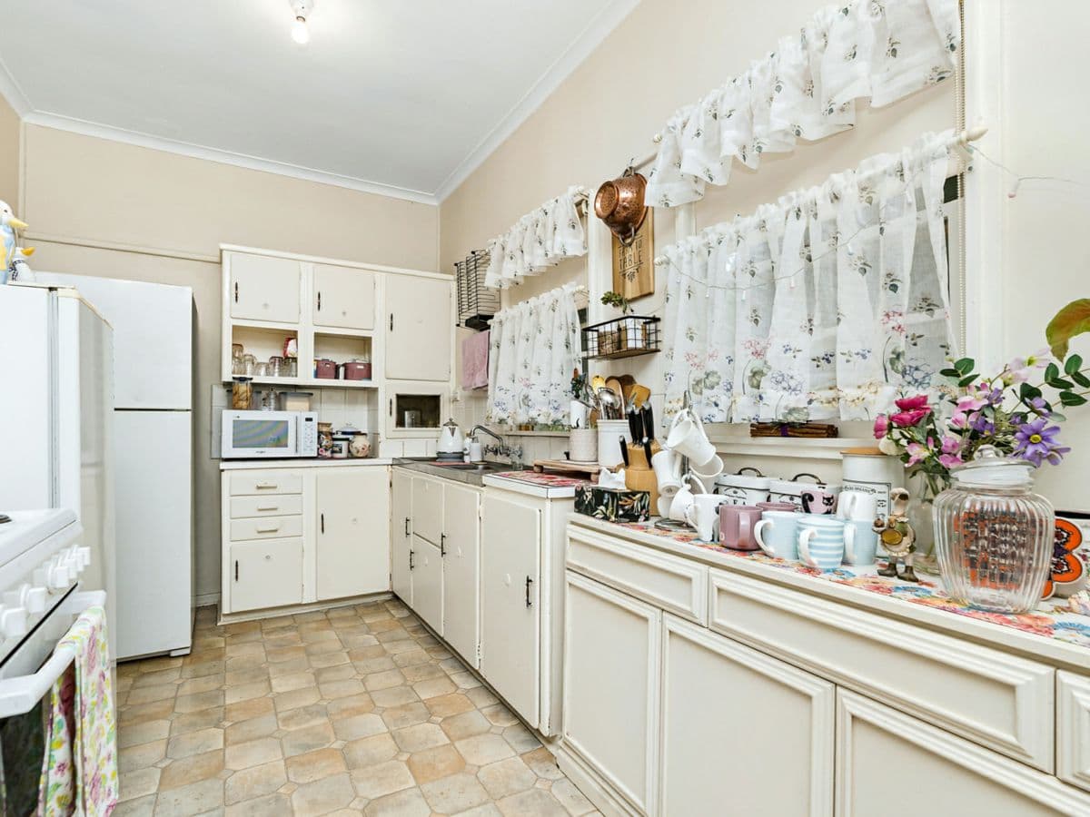 220 Austral Street, TEMORA, Temora - Thumbnail 5