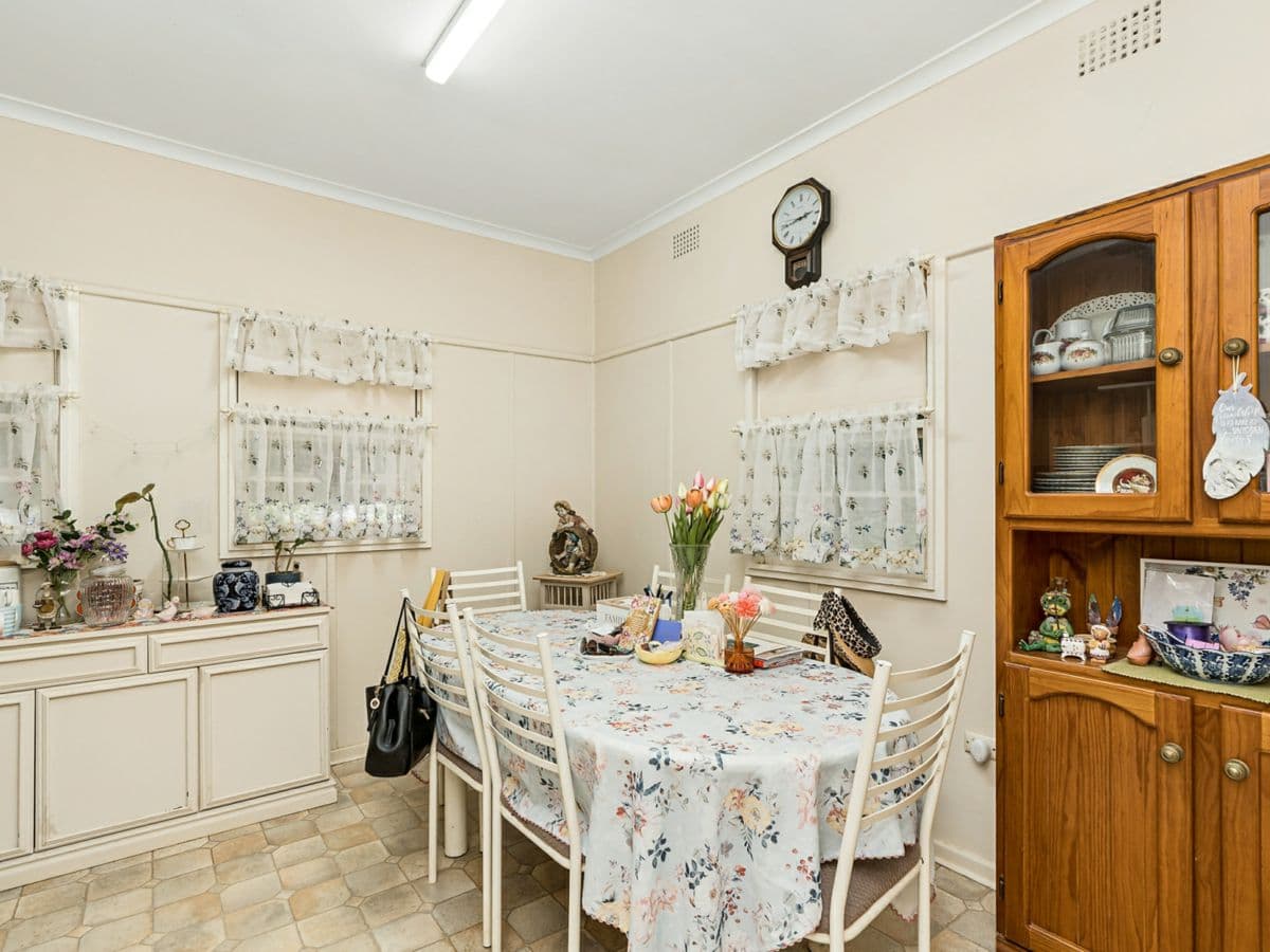 220 Austral Street, TEMORA, Temora - Thumbnail 6