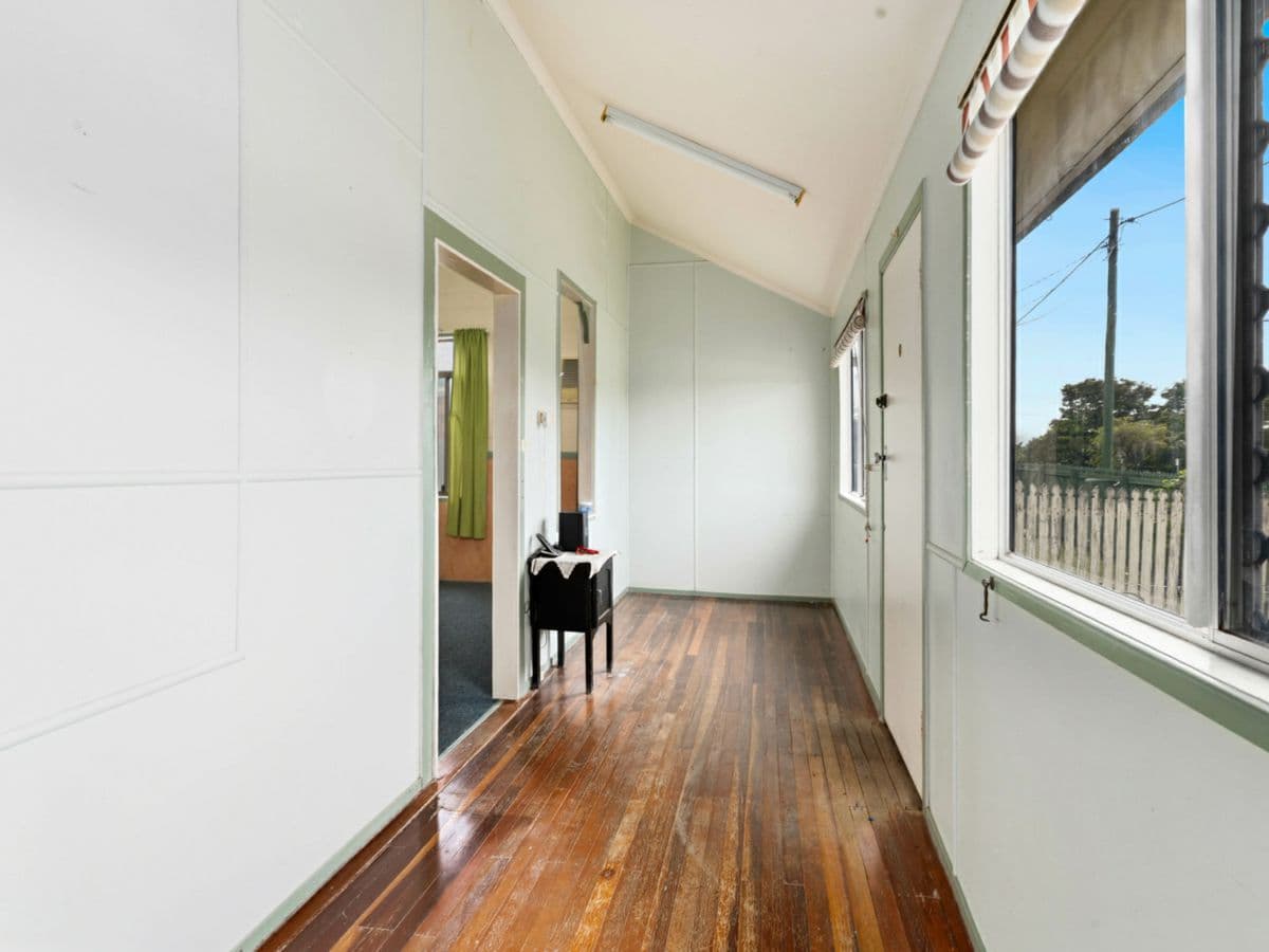 54 O'Connell Street, DEPOT HILL, Depot Hill - Thumbnail 2