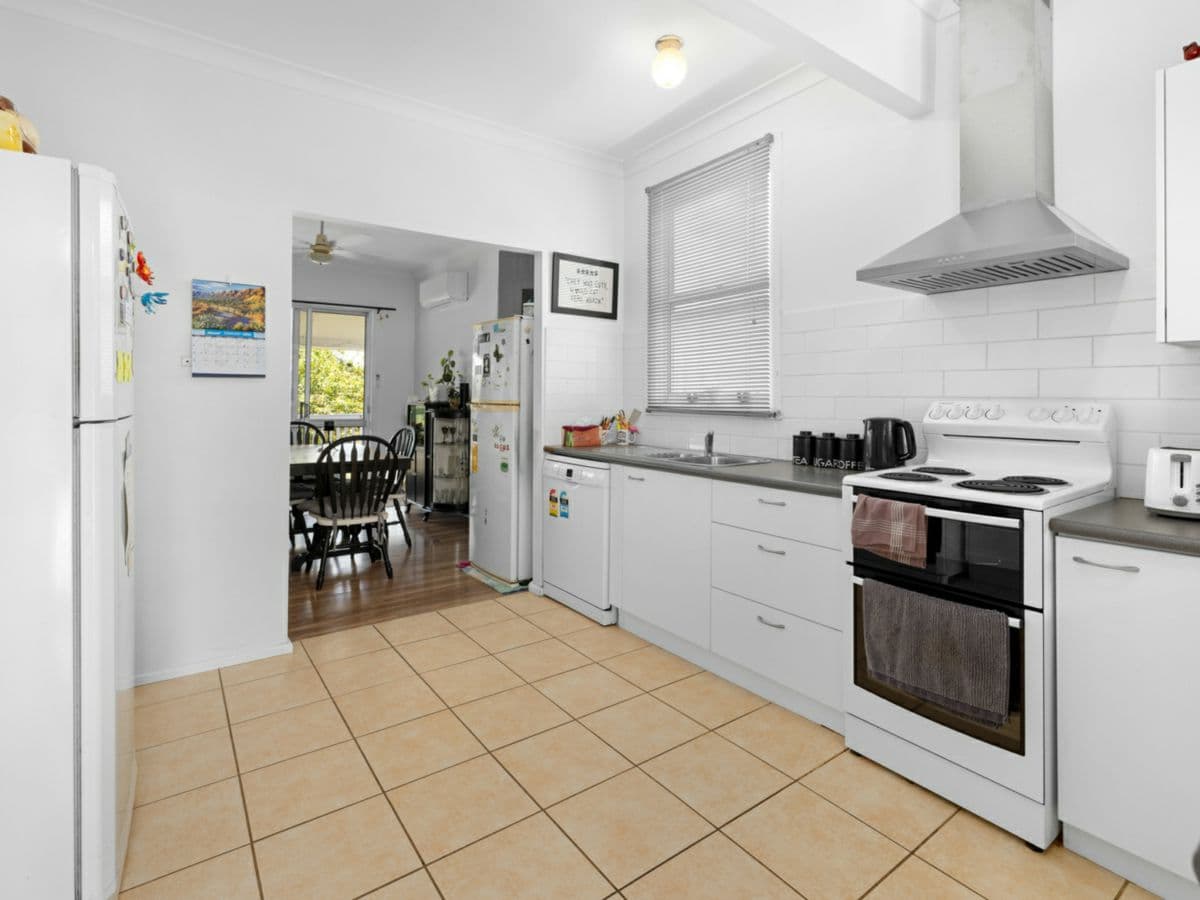 13 West Appletree Street, WINGHAM, Wingham - Thumbnail 3