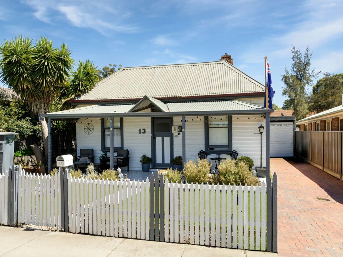 13 Prouses Road, NORTH BENDIGO, North Bendigo - Image 1