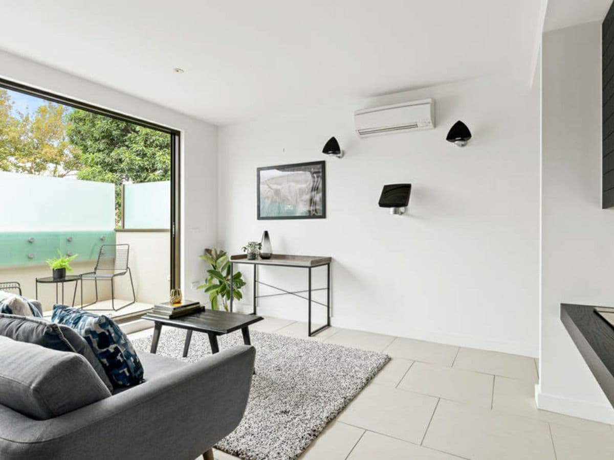 205/27-31 Herbert Street, ST KILDA, St Kilda - Thumbnail 3