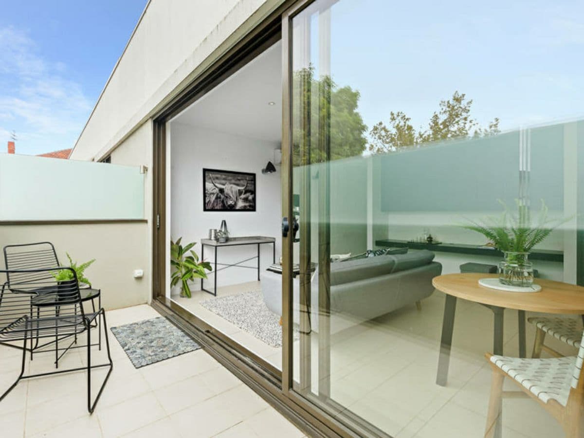 205/27-31 Herbert Street, ST KILDA, St Kilda - Thumbnail 4