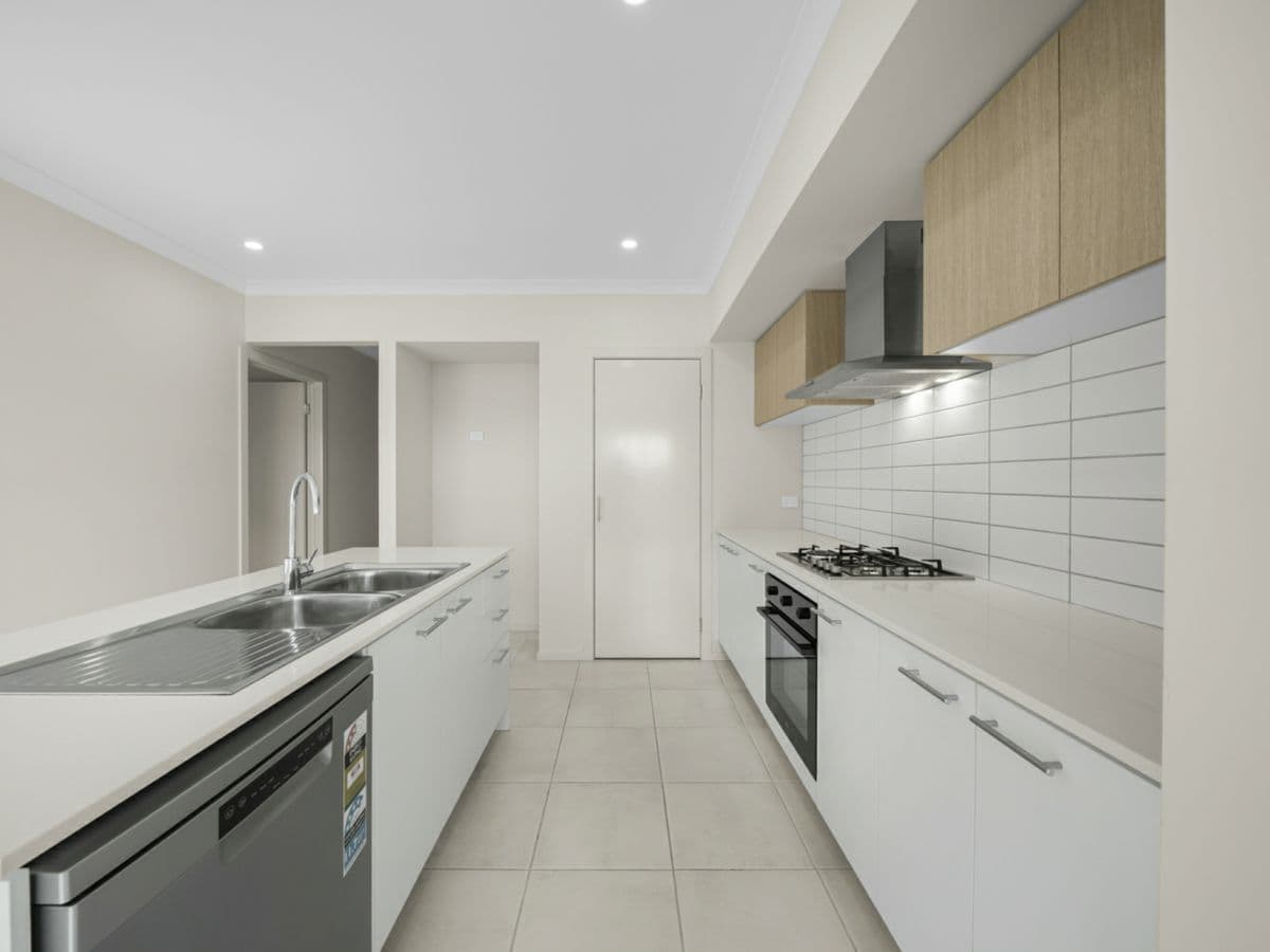 14 Leger Street, MANOR LAKES, Manor Lakes - Thumbnail 7