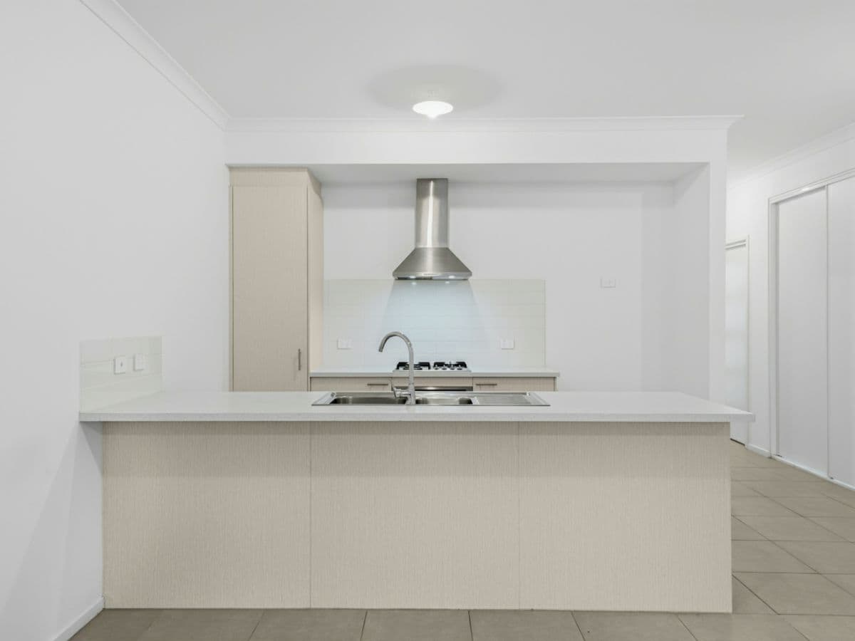 11 Wilby Walk, WYNDHAM VALE, Wyndham Vale - Thumbnail 3