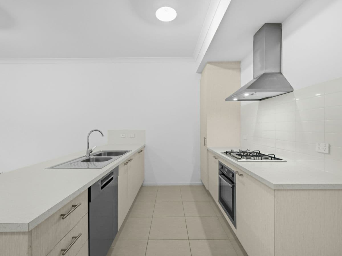 11 Wilby Walk, WYNDHAM VALE, Wyndham Vale - Thumbnail 4