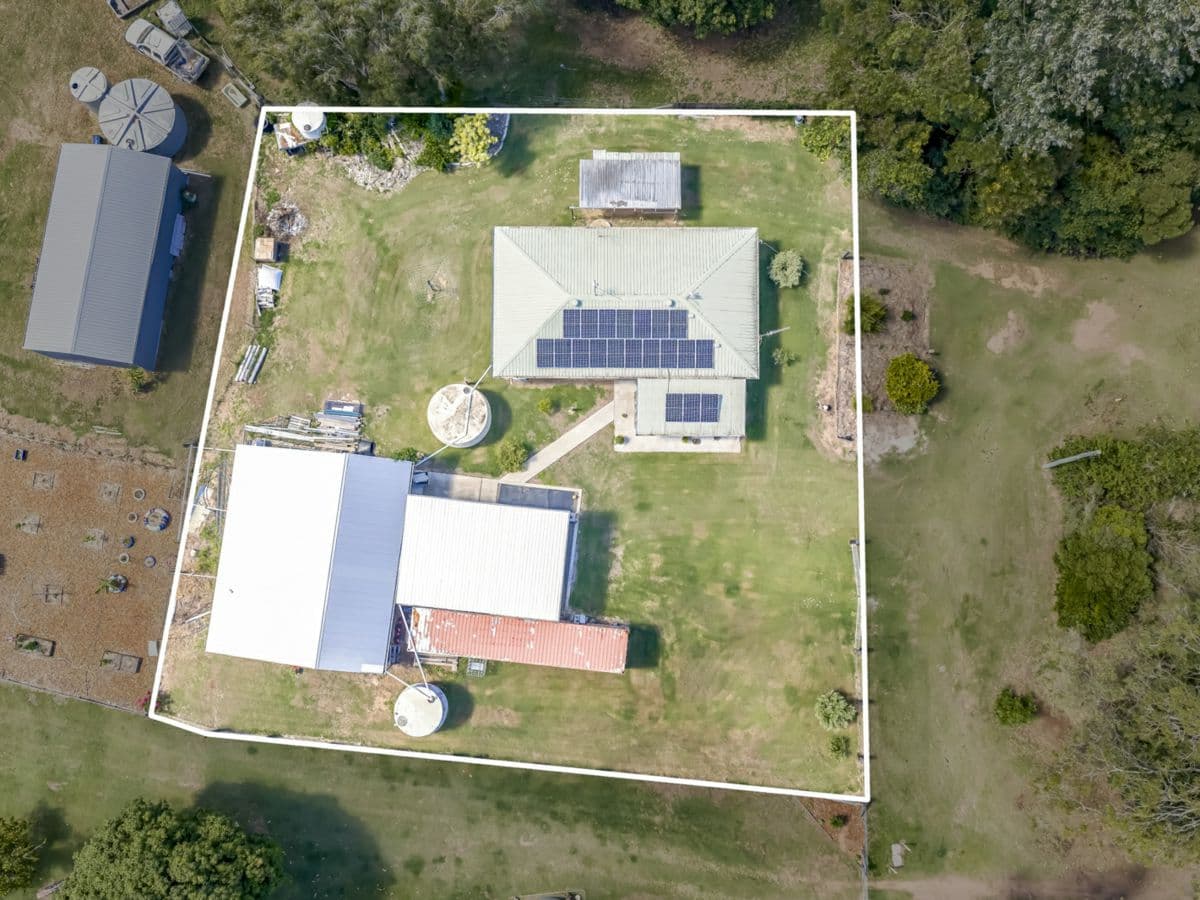 157 Moore Park Road, MOORE PARK BEACH, Moore Park Beach - Image 1