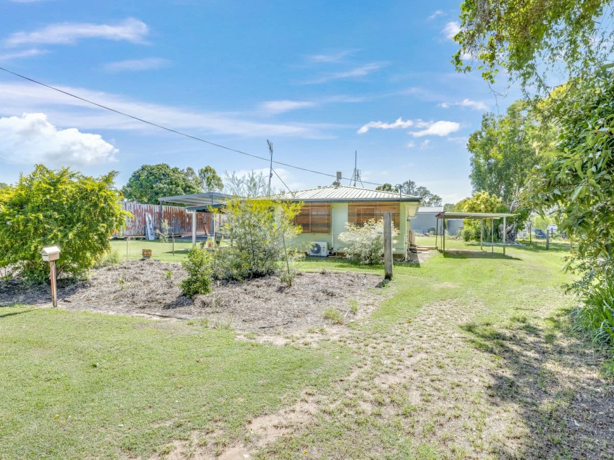 157 Moore Park Road, MOORE PARK BEACH, Moore Park Beach - Thumbnail 3